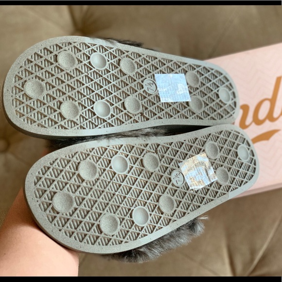 CANDIE’S FURY SLIDES - GRAY - New w/ box - Picture 5 of 6